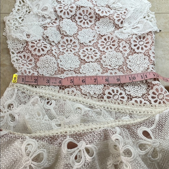 Alexis Dress Arleigh White Lace Ruffle Open Back Cocktail Mini XS Zipper Floral - Picture 10 of 13